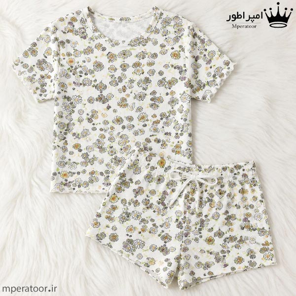 ست تیشرت یقه گرد و شورتک زنانه کد G07 طرح سفید گلدار